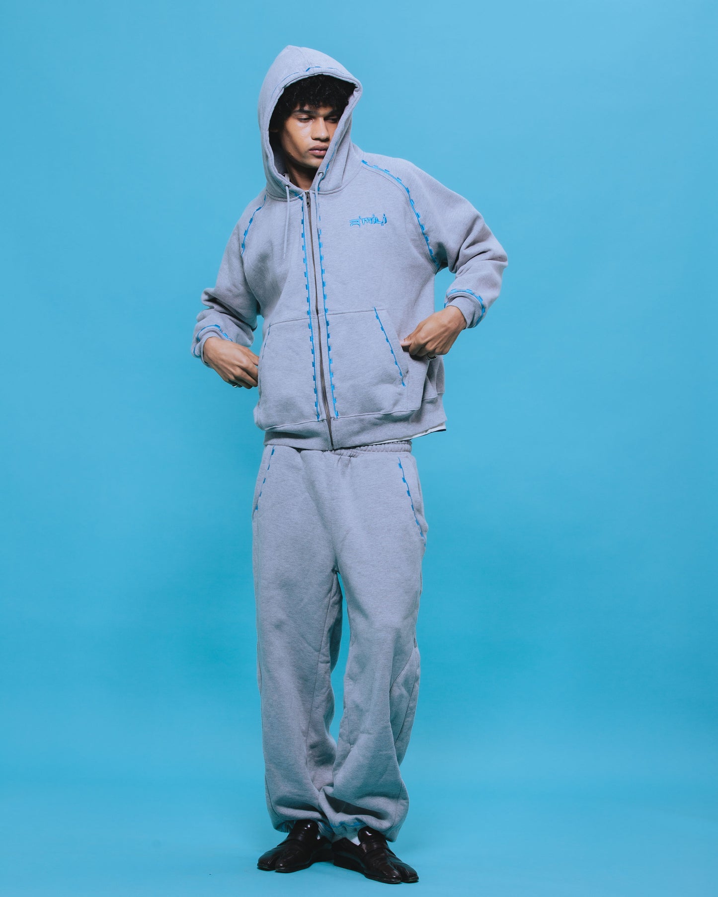 R’mili „Hose AMAZIGH“ Jogginghose Grau/Blau