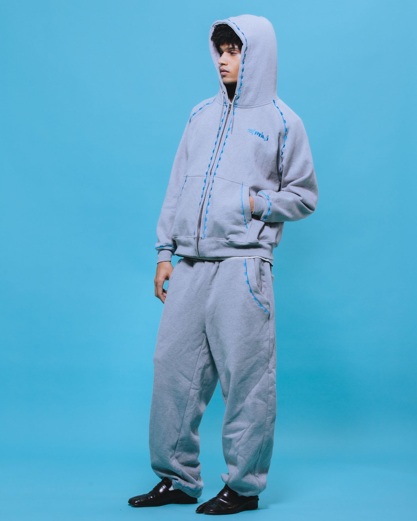 R’mili „Hose AMAZIGH“ Jogginghose Grau/Blau