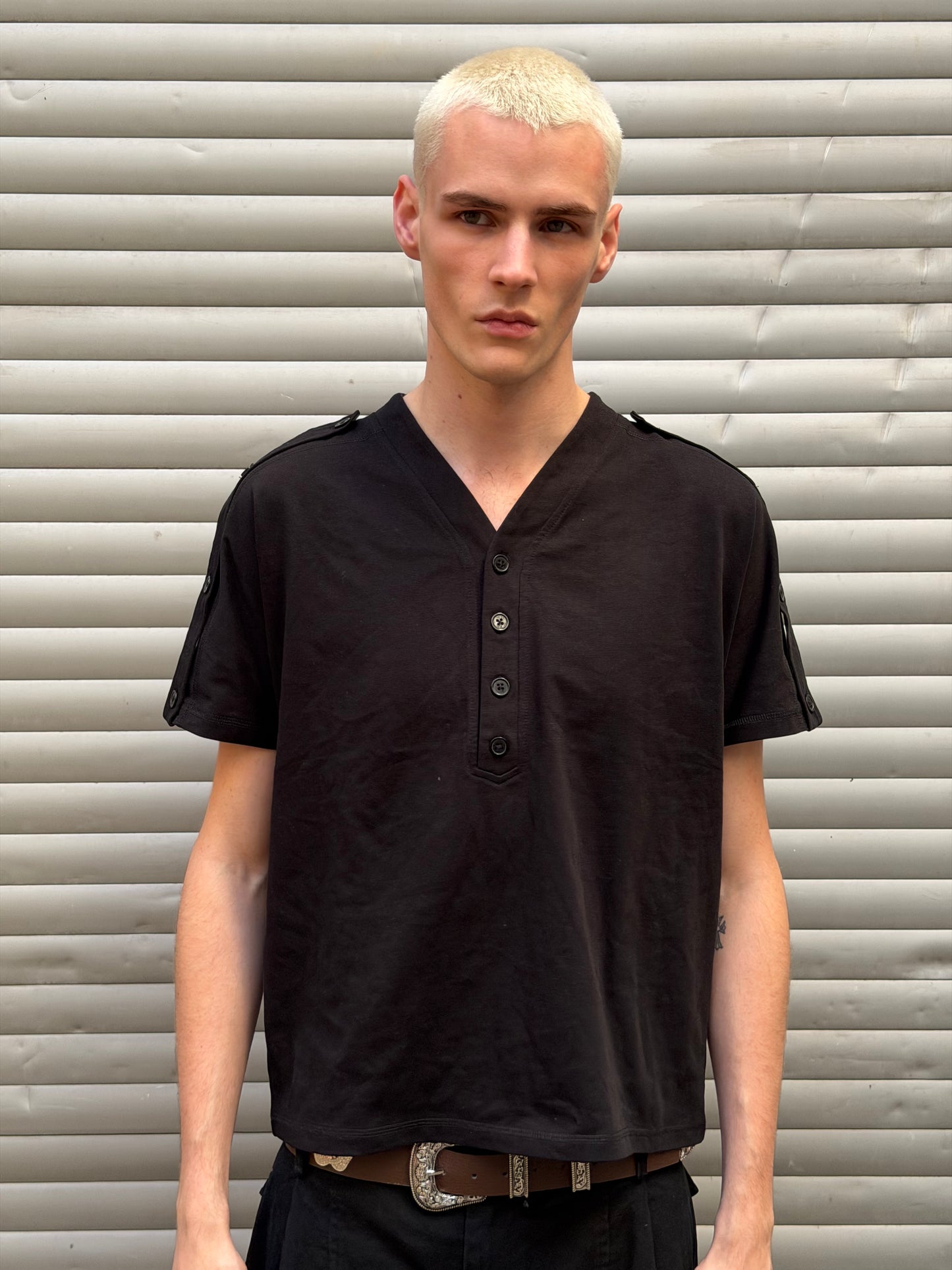 R’MILI REGLAN BLACK T-SHIRT
